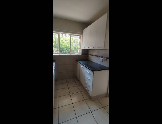 2 BEDROOM APARTMENT FOR SALE IN RANDBURG CENTRAL